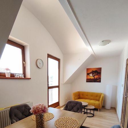 Ubytovani Ema Apartment วาลติตซา ภายนอก รูปภาพ