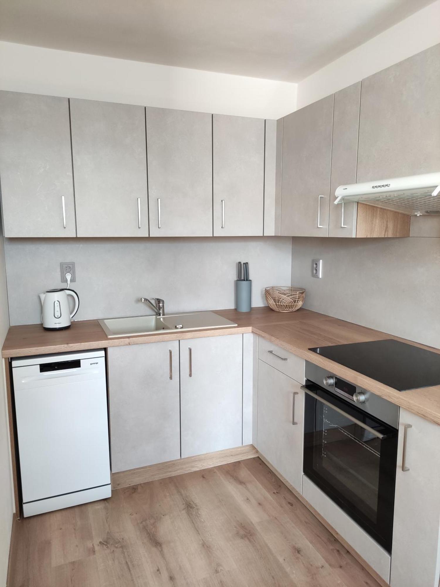 Ubytovani Ema Apartment วาลติตซา ภายนอก รูปภาพ